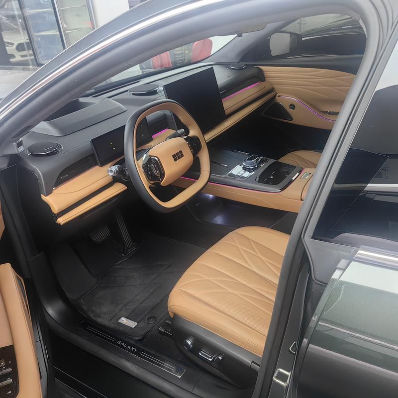 Geely Galaxy Starshine 8 EM-i, 2025 — фото 4 из 7