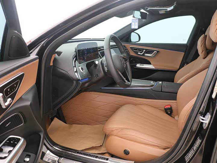 Mercedes-Benz E-Class, 2024 — фото 8 из 9