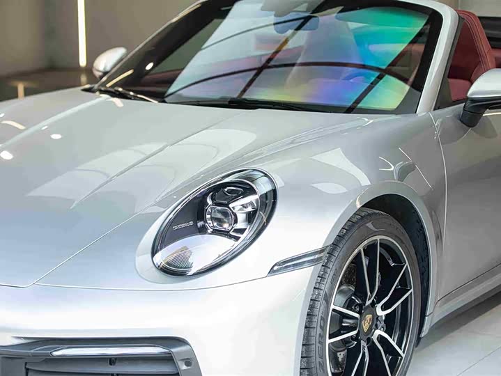 Porsche 911, 2021 — фото 8 из 9