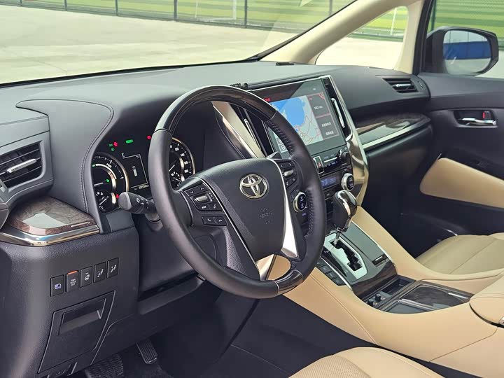 Toyota Vellfire, 2022 — фото 8 из 9