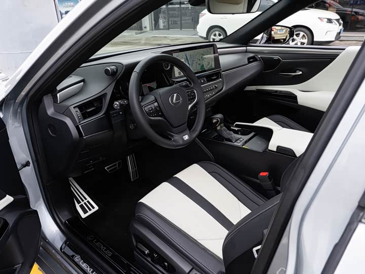 Lexus ES, 2022 — фото 9 из 9