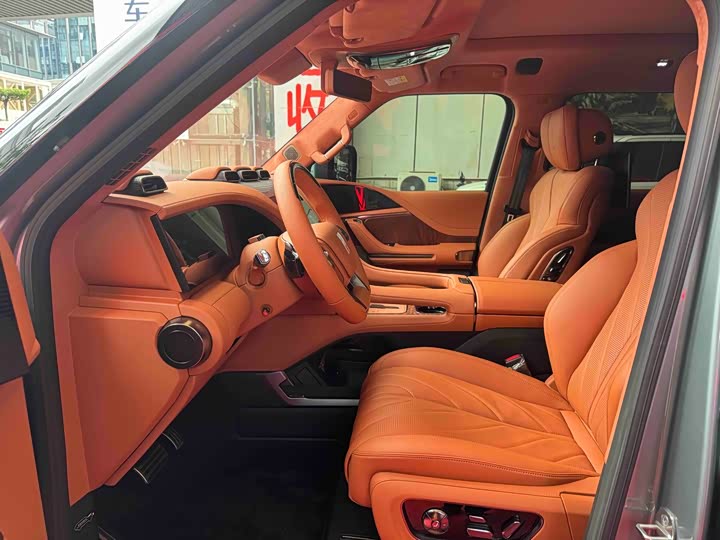 BYD Yangwang U8, 2024 — фото 8 из 9