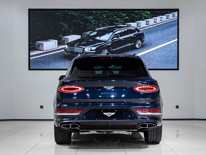 Bentley Bentayga, 2022 — фото 7 из 9