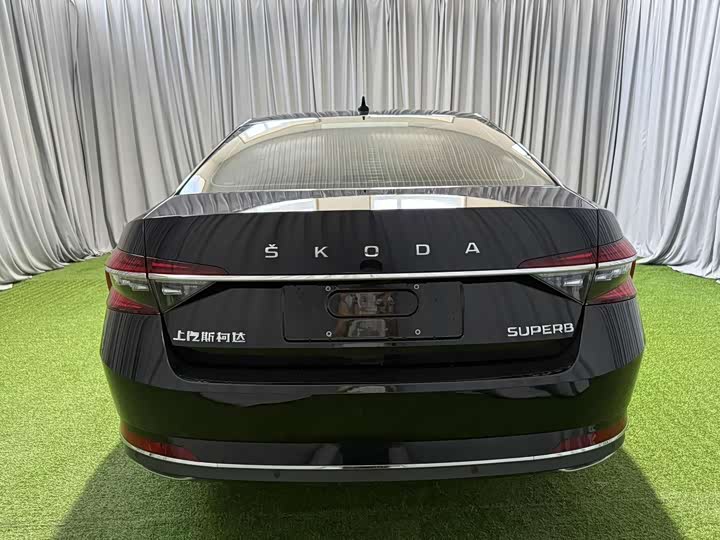 Skoda Superb, 2023 — фото 4 из 9