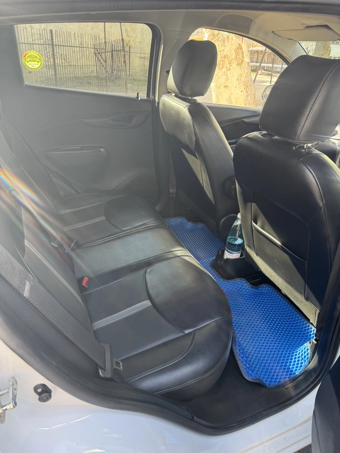 Chevrolet Spark, 2021 — фото 4 из 4