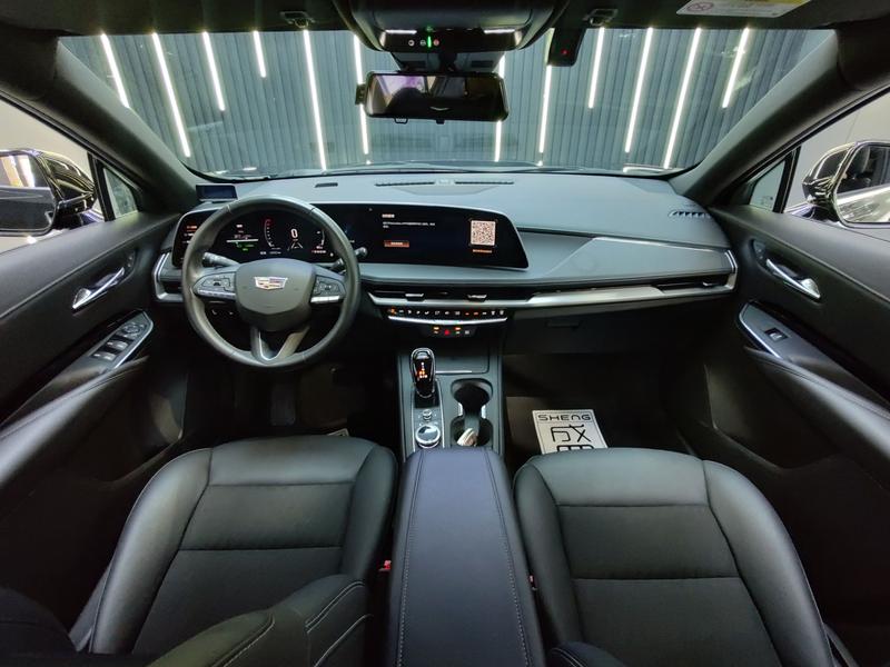 Cadillac XT4, 2023 — фото 7 из 9