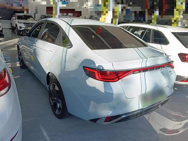 Geely Emgrand L Hi·P Hybrid, 2023 — фото 5 из 9