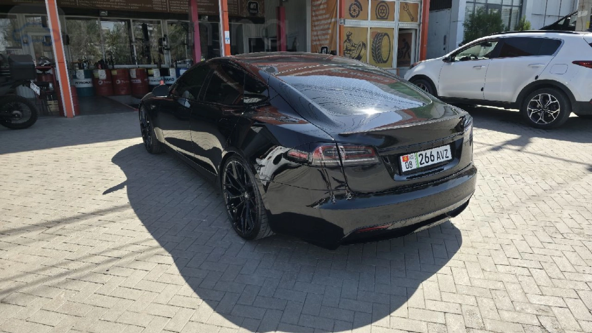 Tesla Model S, 2023 — фото 4 из 12