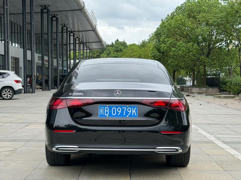 Mercedes-Benz E-Class, 2024 — фото 4 из 9