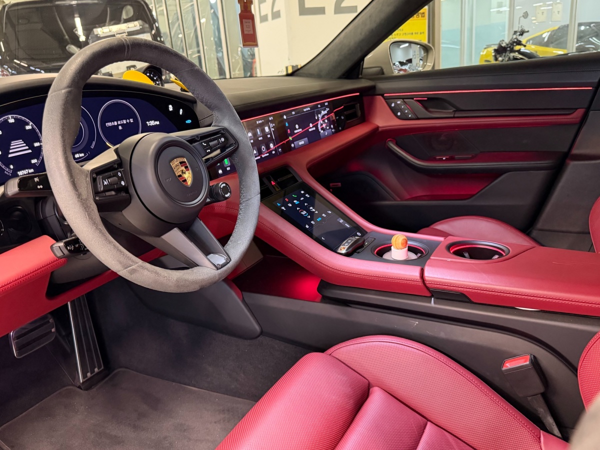 Porsche Taycan, 2022 — фото 6 из 12