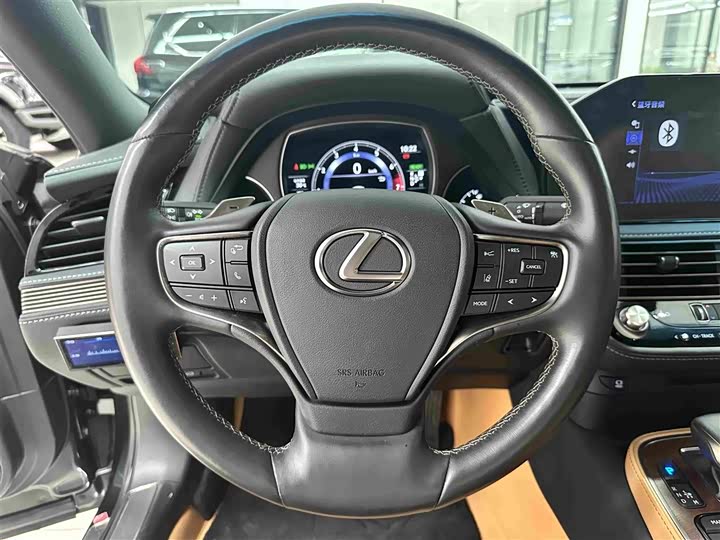 Lexus LS, 2022 — фото 9 из 9
