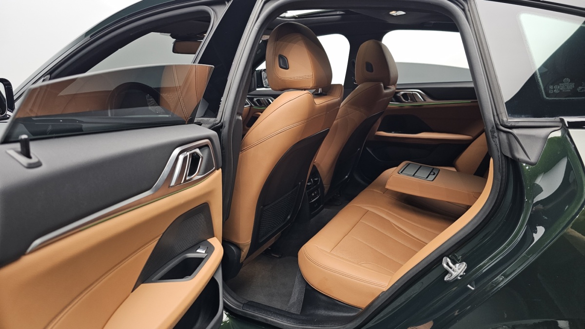 BMW i4, 2022 — фото 11 из 12