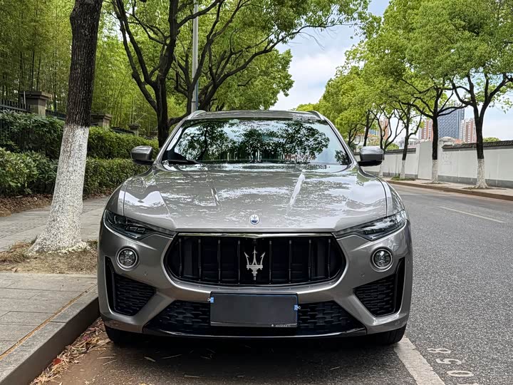 Maserati Levante, 2021 — фото 2 из 9