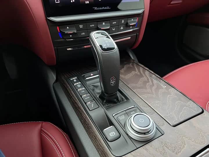 Maserati Quattroporte, 2022 — фото 6 из 9
