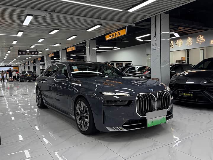 BMW i7, 2023 — фото 3 из 9