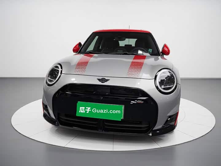 Mini Cooper JCW, 2025 — фото 2 из 9