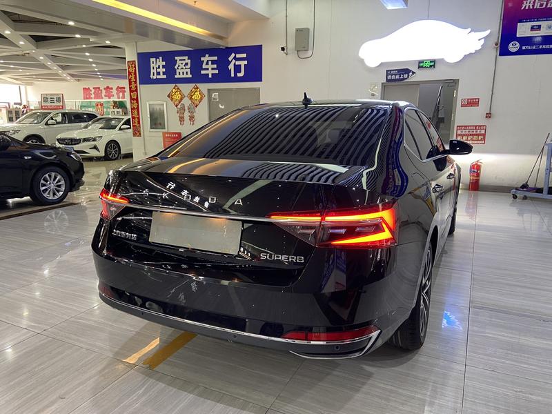 Skoda Superb, 2023 — фото 6 из 12