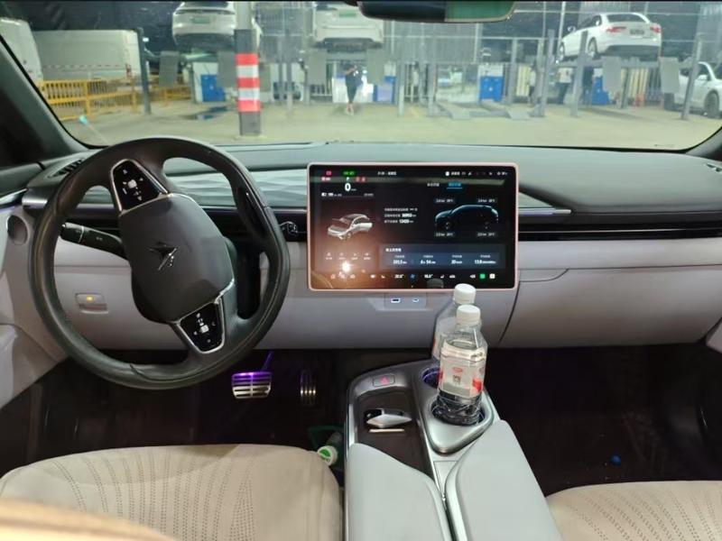 BAIC Arcfox Alpha T5, 2024 — фото 8 из 11