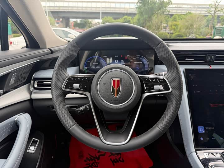Hongqi H5 Hybrid, 2025 — фото 7 из 9