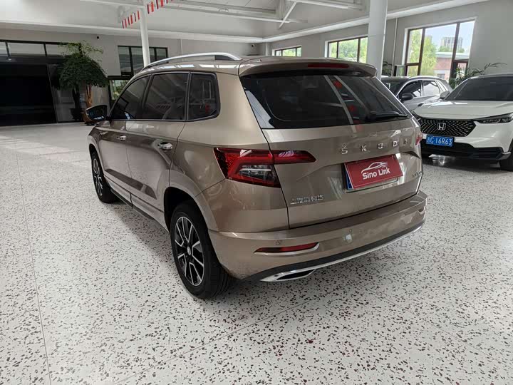 Skoda Karoq, 2023 — фото 5 из 9