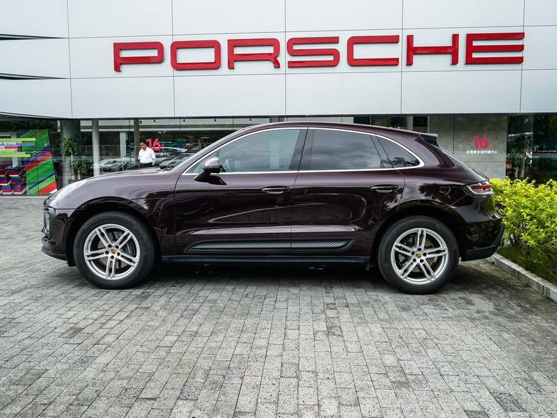 Porsche Macan, 2024 — фото 4 из 10