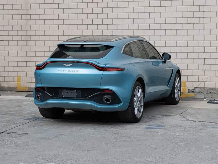Aston Martin DBX, 2022 — фото 4 из 9