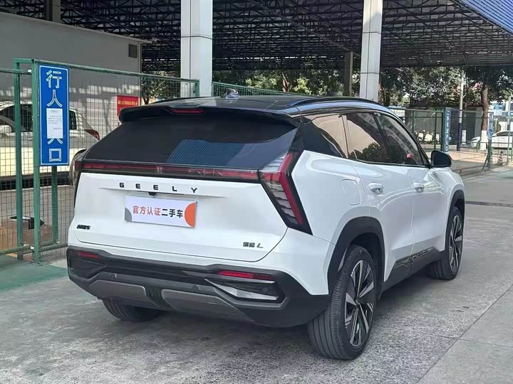 Geely Atlas L, 2023 — фото 9 из 9