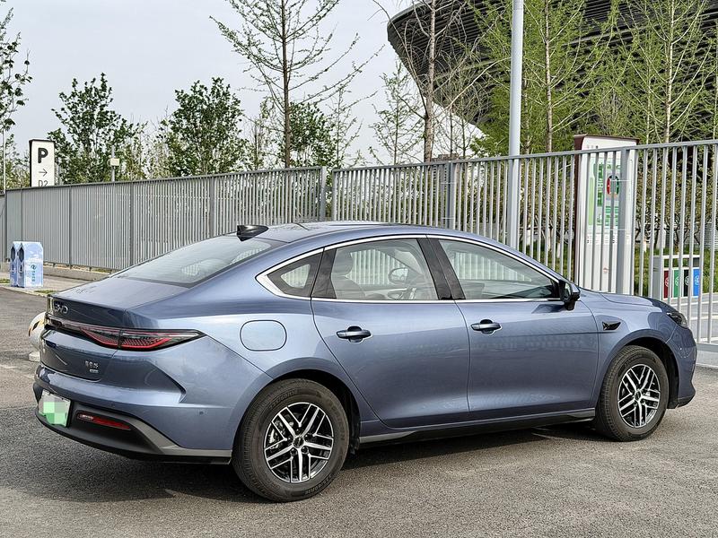 BYD Seal 05 DM-i Hybrid, 2025 — фото 6 из 12