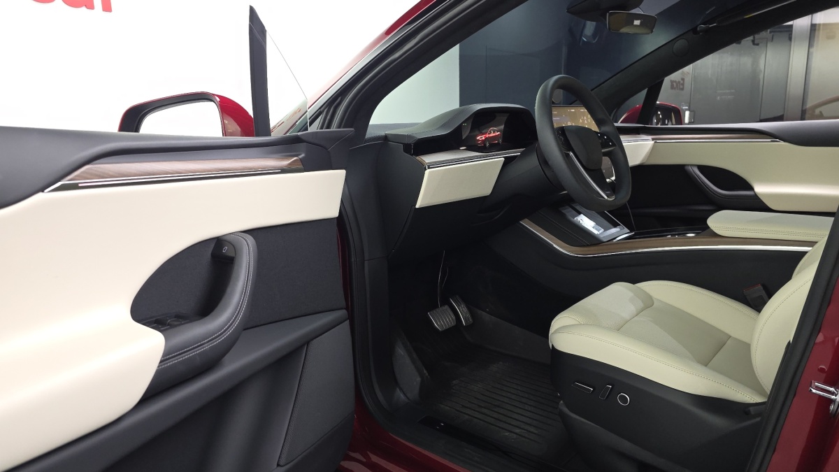 Tesla Model X, 2025 — фото 9 из 12