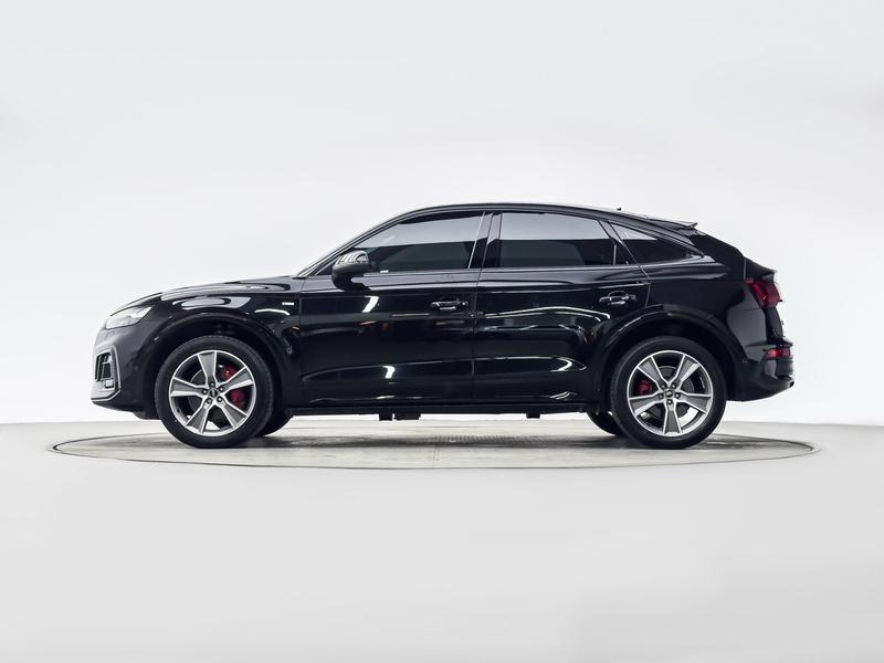 Audi Q5L Sportback, 2022 — фото 4 из 12