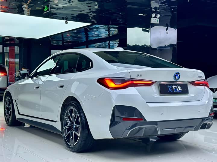 BMW i4, 2026 — фото 6 из 9