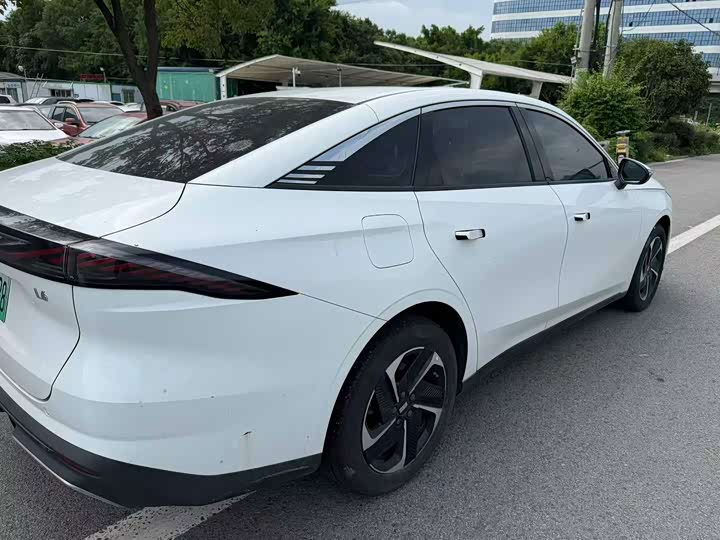 Geely Galaxy L6, 2024 — фото 4 из 9