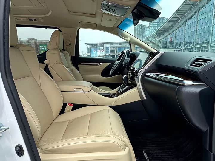 Toyota Alphard, 2022 — фото 8 из 12