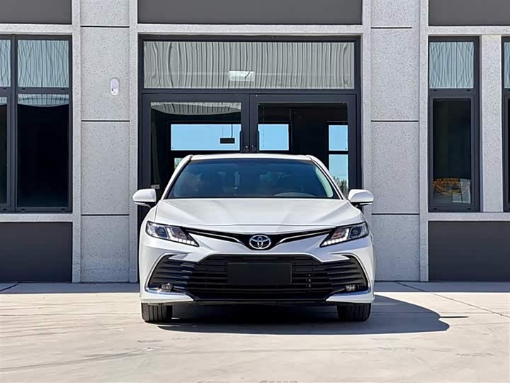 Toyota Camry, 2022 — фото 4 из 12