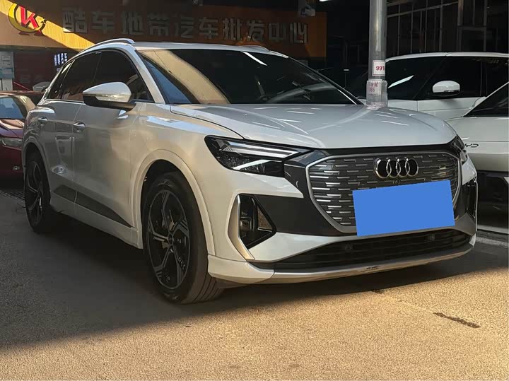Audi Q4 e-tron, 2023 — фото 3 из 9