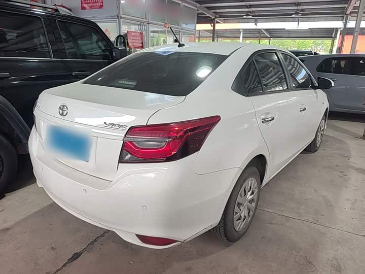 Toyota Vios, 2023 — фото 7 из 9