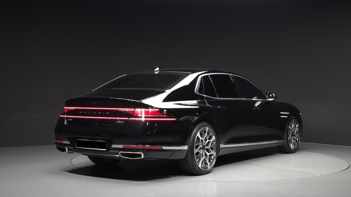 Genesis G90, 2023 — фото 2 из 12