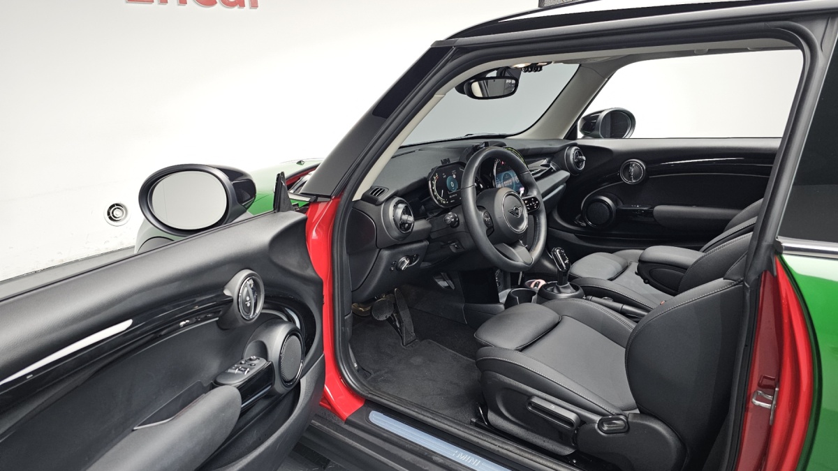 Mini Cooper, 2023 — фото 10 из 12