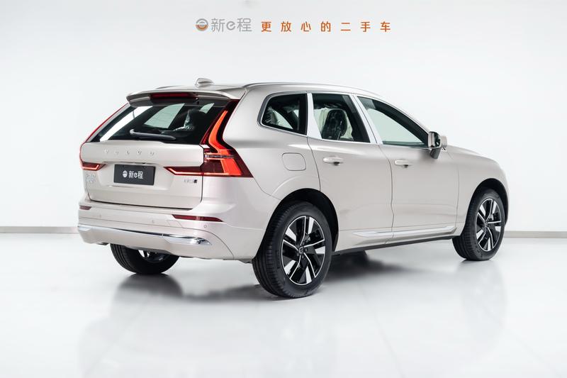 Volvo XC60, 2026 — фото 6 из 12