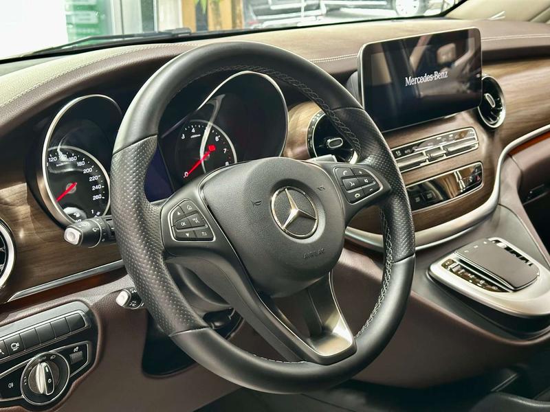 Mercedes-Benz V-Class, 2022 — фото 8 из 12
