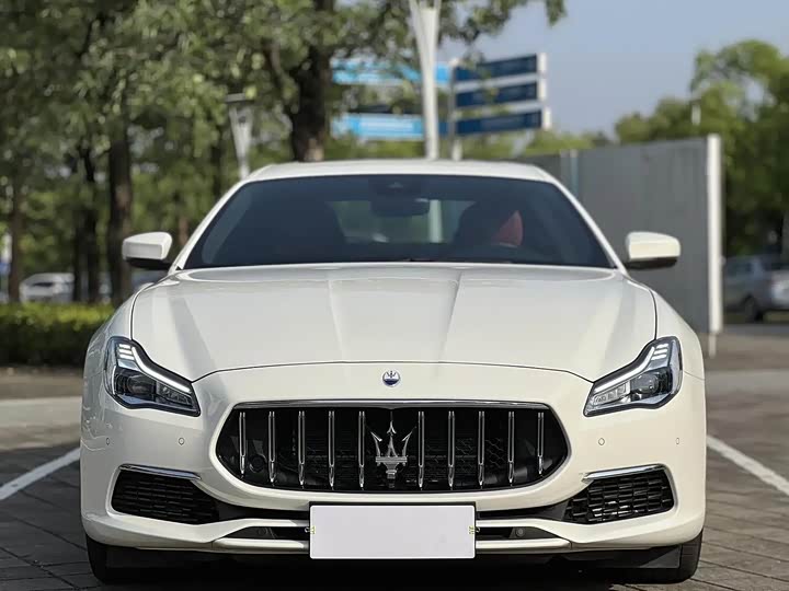 Maserati Quattroporte, 2022 — фото 2 из 9