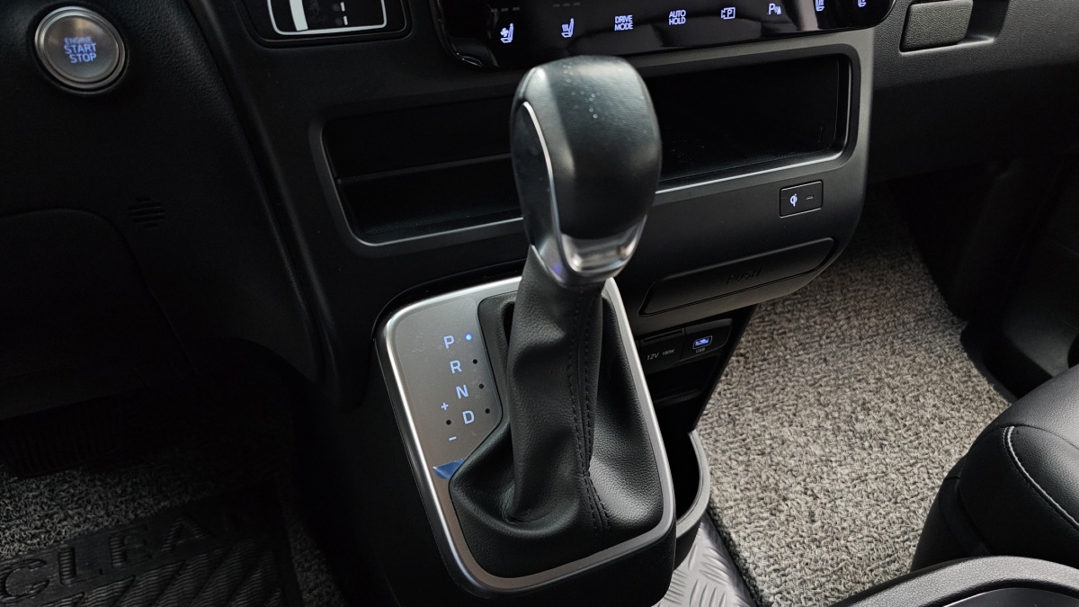 Hyundai Staria, 2025 — фото 9 из 12