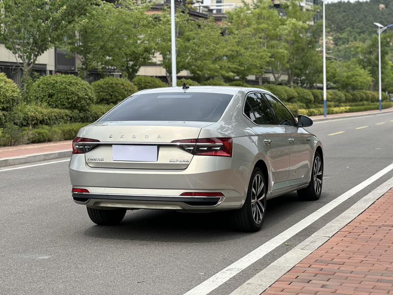 Skoda Superb, 2022 — фото 7 из 12