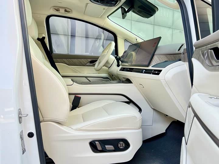 Wey 80 Hybrid, 2025 — фото 8 из 9