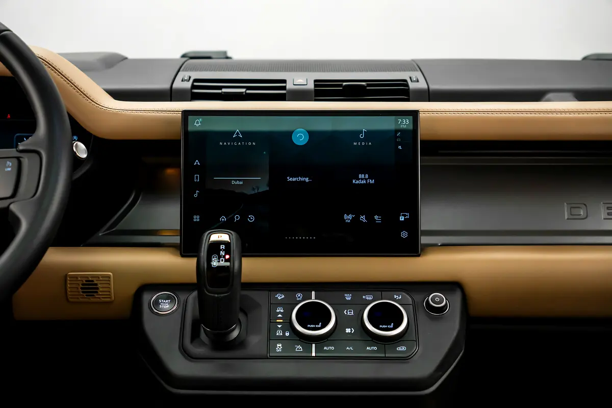 Land Rover Defender, 2025 — фото 9 из 10