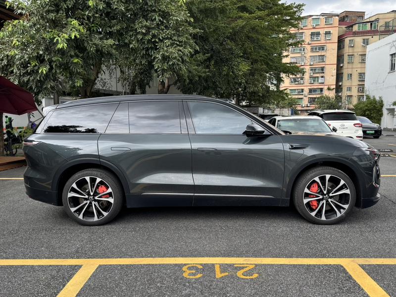 Nio ES8, 2023 — фото 7 из 12