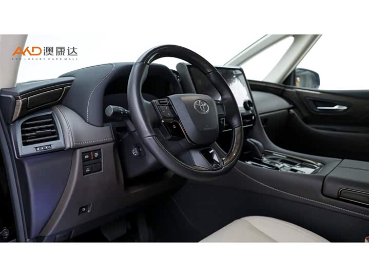 Toyota Alphard, 2025 — фото 6 из 9