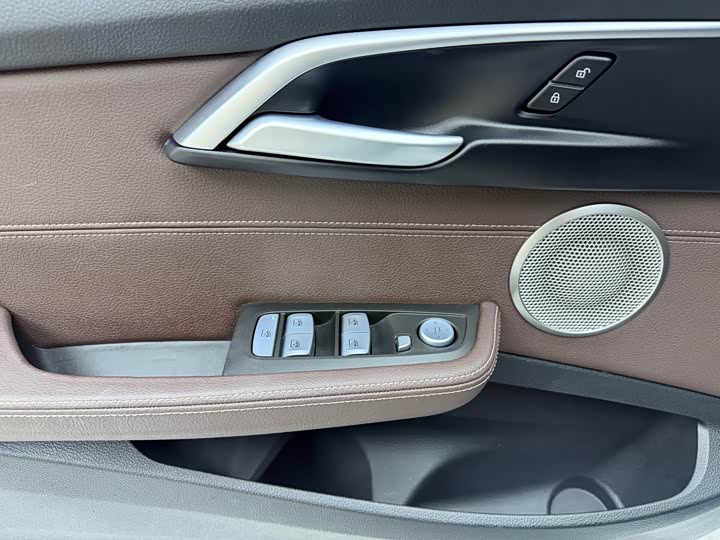 BMW 1 Series, 2023 — фото 8 из 9