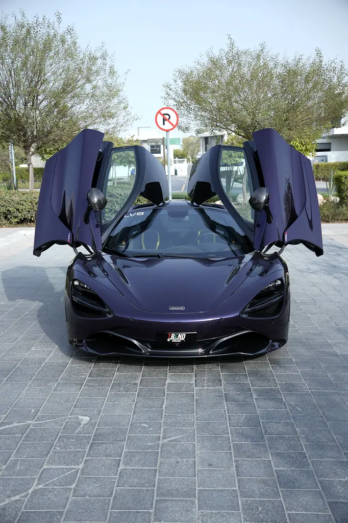 McLaren 720S, 2022 — фото 2 из 10