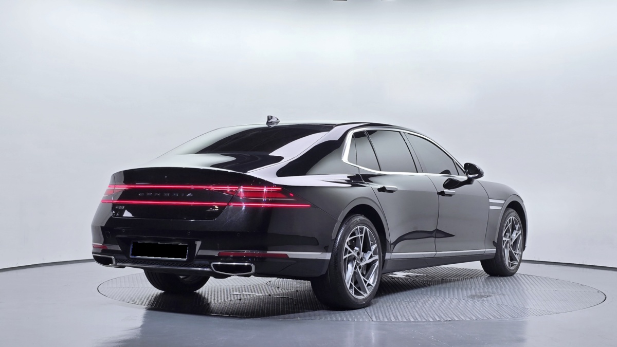 Genesis G90, 2022 — фото 2 из 12